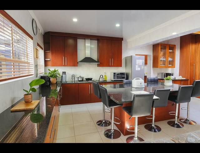 5 BEDROOM HOUSE FOR SALE IN WIERDA PARK